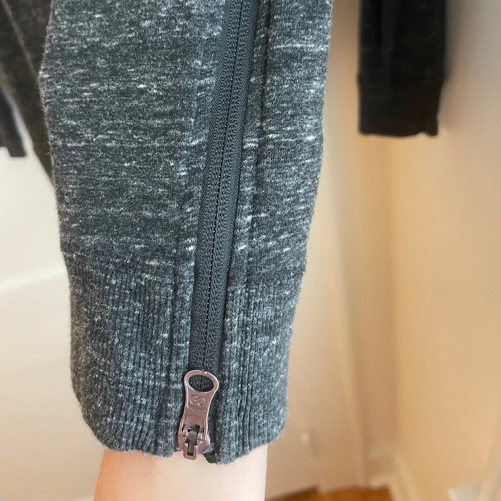 Calia by Carrie Effortless Grey pullover Sweater Sweatshirt - Picture 3 of 5